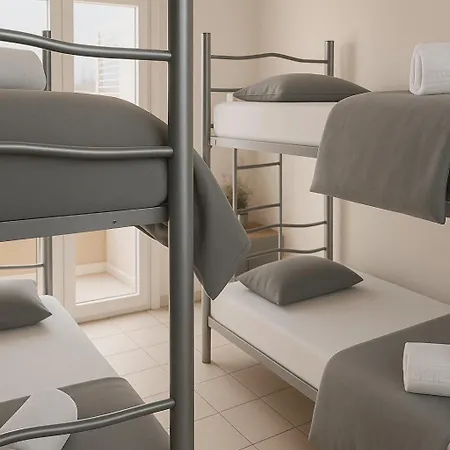 Hostal The Tree House Coliving *