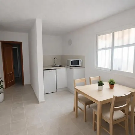 The Tree House Coliving אל מדאנו